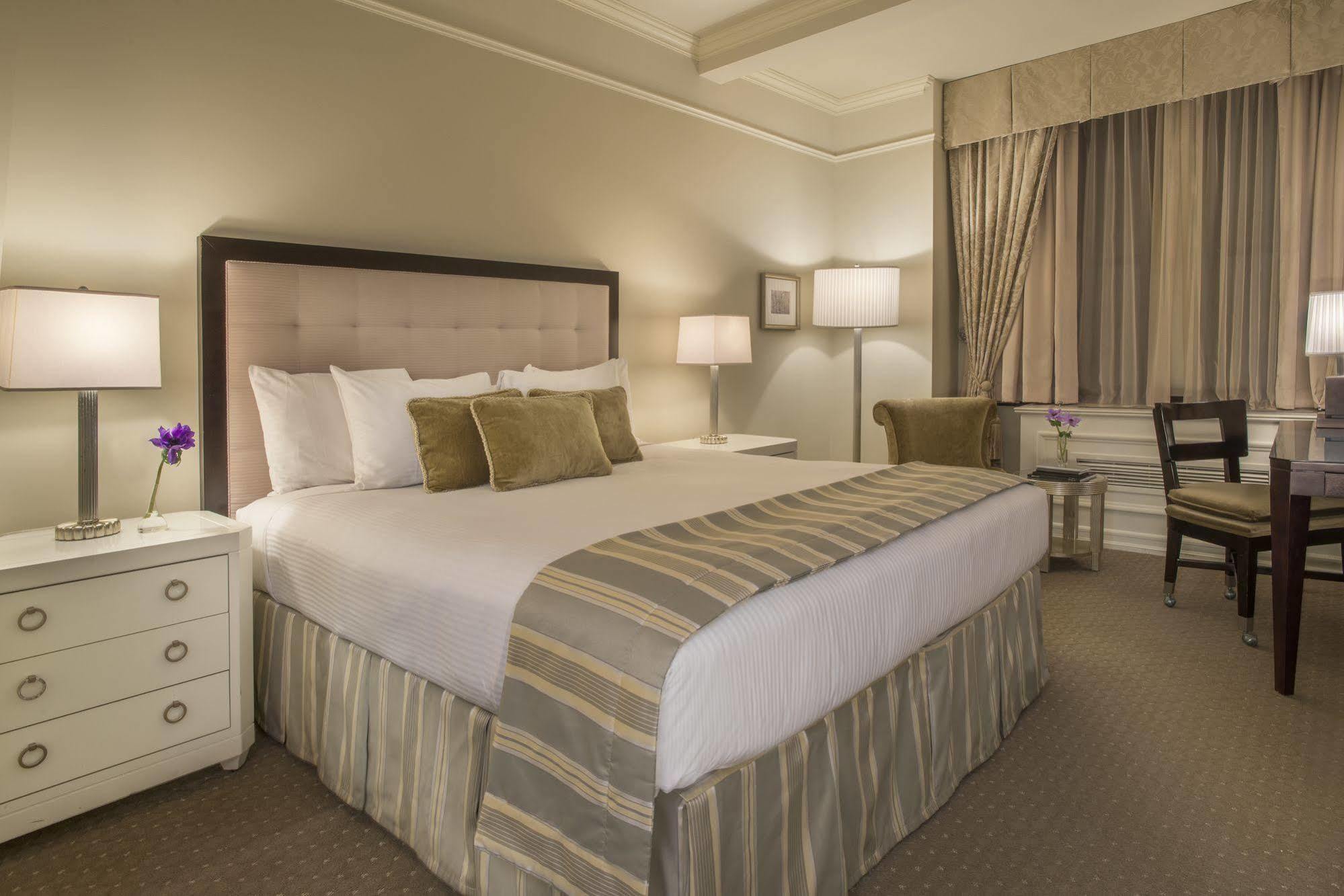 Hotel Warwick New York Esterno foto